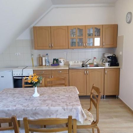 Föveny Apartman Balatonudvari Exteriör bild