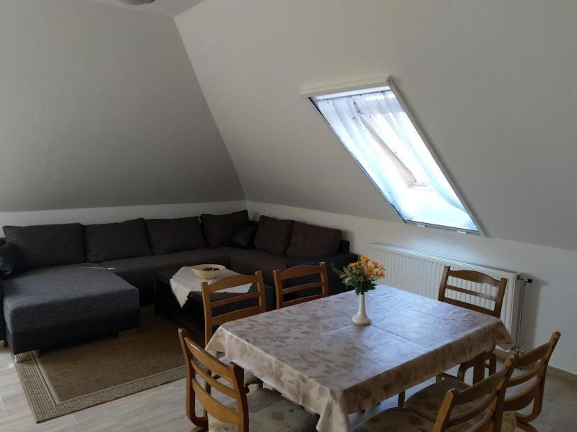 Föveny Apartman Balatonudvari Exteriör bild